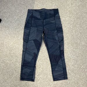Lululemon 3/4 length Navy Stripped Leggings
